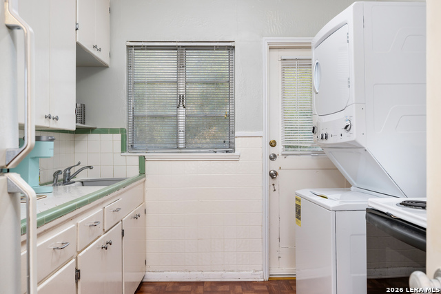 Image 42 of 69 For 111 Grandview Place