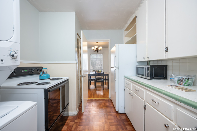 Image 44 of 69 For 111 Grandview Place