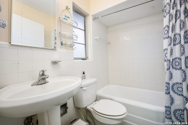 Image 49 of 69 For 111 Grandview Place