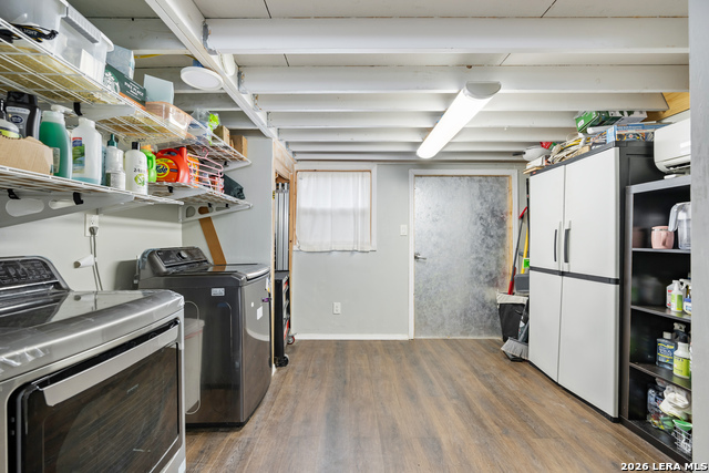 Image 62 of 69 For 111 Grandview Place