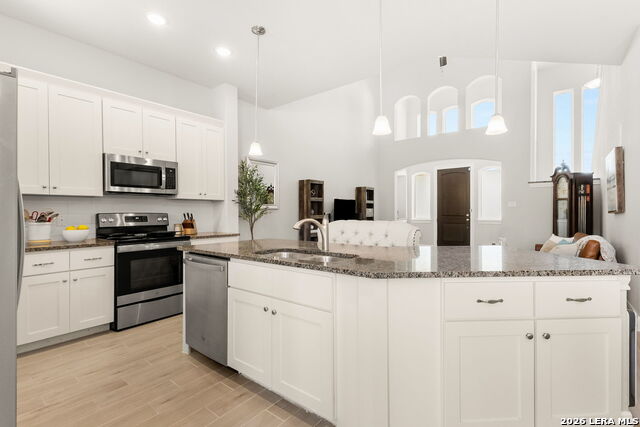 Image 12 of 25 For 257 Club View East