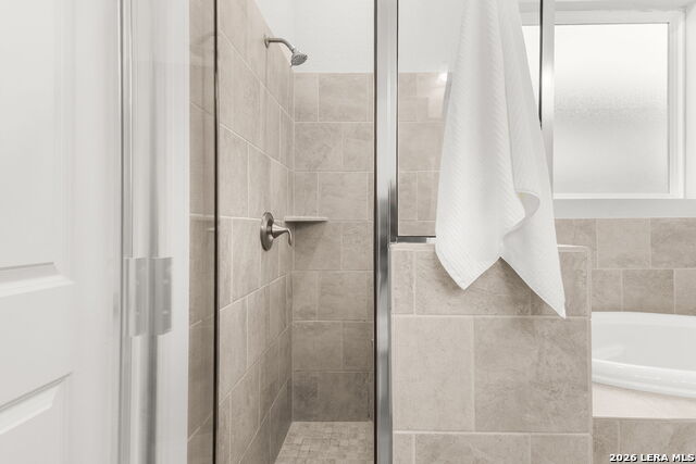 Image 18 of 25 For 257 Club View East