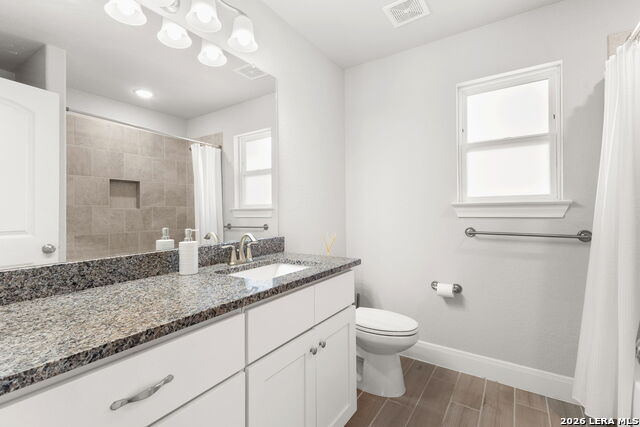 Image 19 of 25 For 257 Club View East