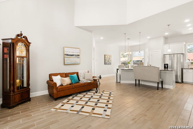 Image 4 of 25 For 257 Club View East