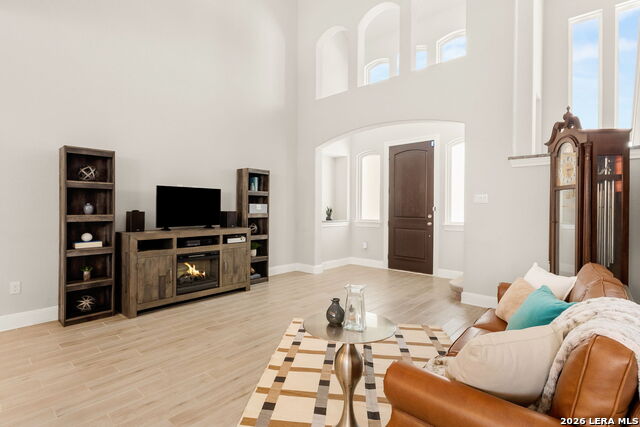 Image 5 of 25 For 257 Club View East