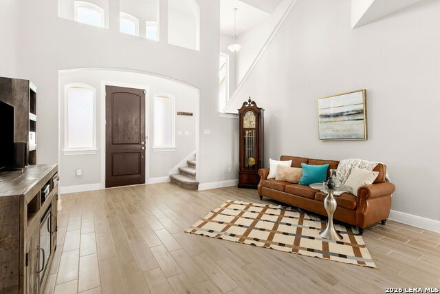 Image 7 of 25 For 257 Club View East