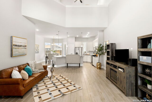 Image 8 of 25 For 257 Club View East