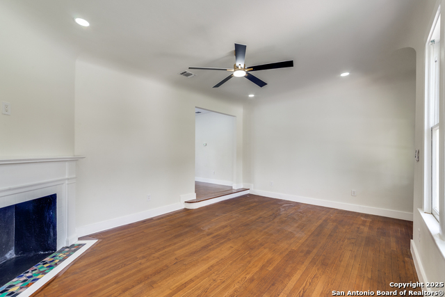 Image 4 of 24 For 2007 Mistletoe Ave W