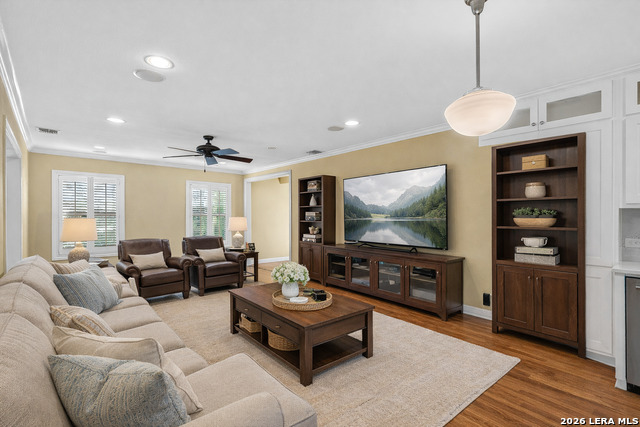 Image 16 of 37 For 506 Castano  