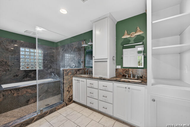 Image 21 of 37 For 506 Castano  