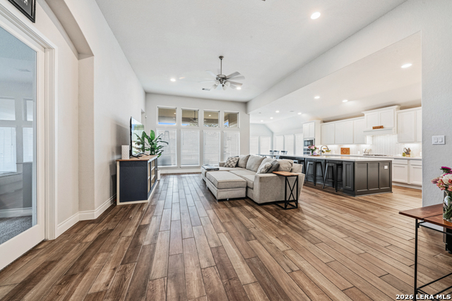 Image 5 of 41 For 1923 Pitcher Bend