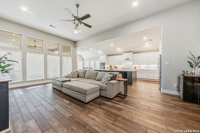 Image 7 of 41 For 1923 Pitcher Bend