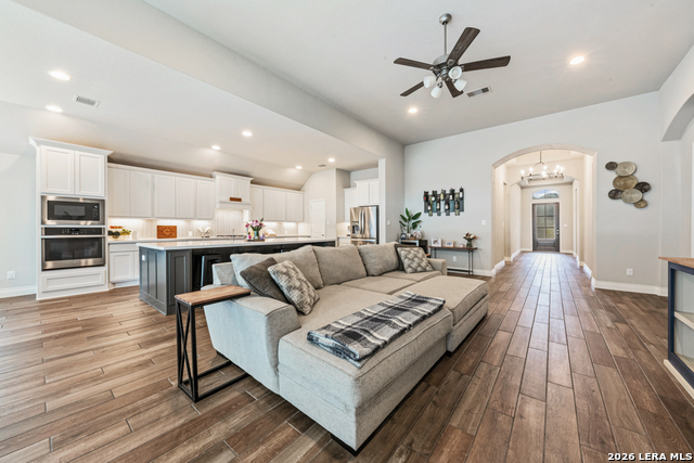 Image 9 of 41 For 1923 Pitcher Bend