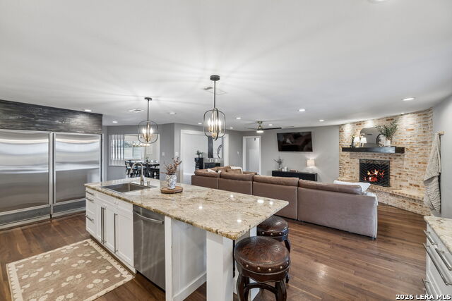 Listing photo id 10 for 677 Floral  