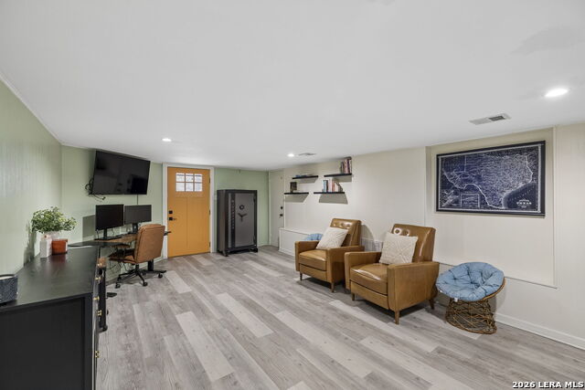 Listing photo id 24 for 677 Floral  