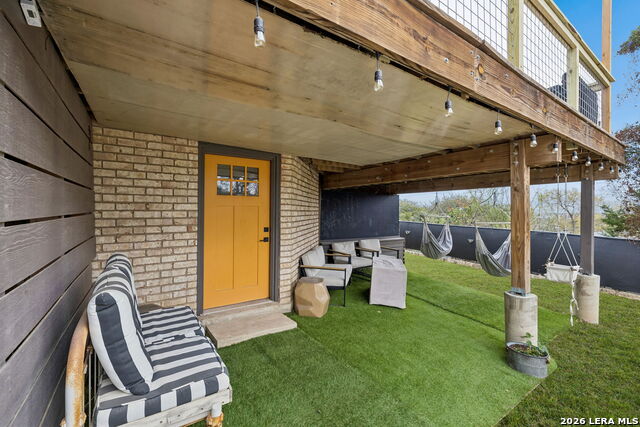 Listing photo id 25 for 677 Floral  