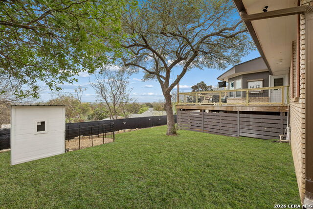 Listing photo id 26 for 677 Floral  