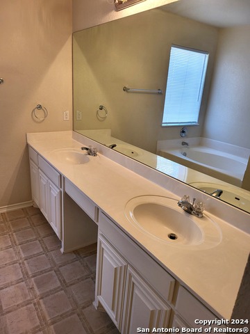 Image 12 of 13 For 519 Point  