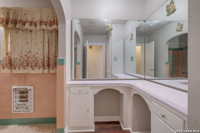 Image 29 of 33 For 1902 Schley Ave