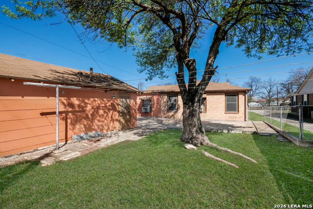 Image 32 of 33 For 1902 Schley Ave