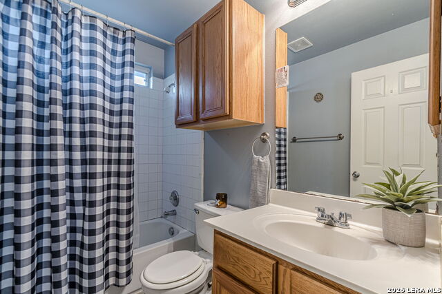 Listing photo id 15 for 2369 Carson Loop