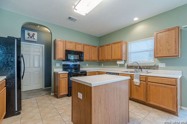 Listing photo id 4 for 2369 Carson Loop