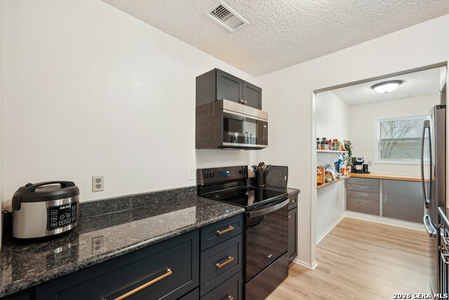 Image 12 of 39 For 802 Eagle Creek