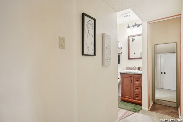 Image 14 of 39 For 802 Eagle Creek