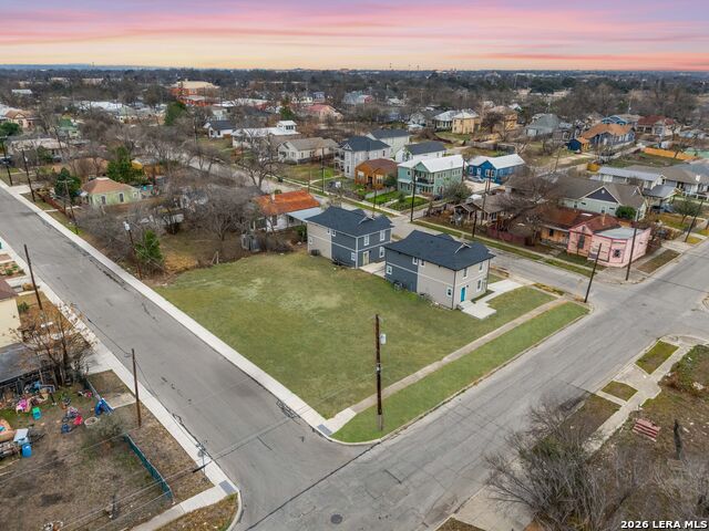 Image 11 of 20 For 903 Dawson  