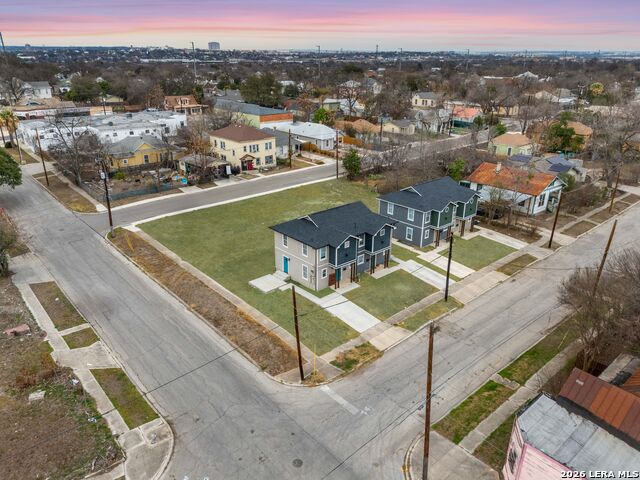 Image 12 of 20 For 903 Dawson  