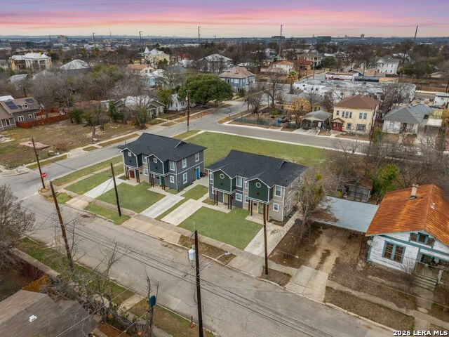 Image 13 of 20 For 903 Dawson  