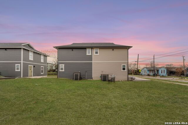 Image 17 of 20 For 903 Dawson  