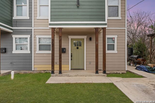 Image 19 of 30 For 907 Dawson  