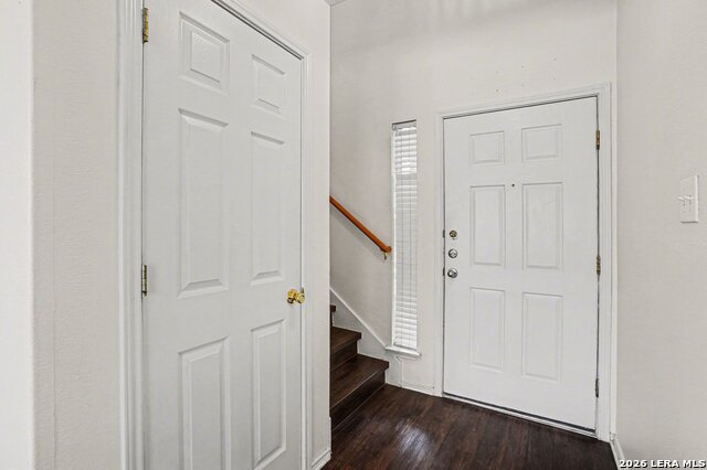 Image 2 of 17 For 7415 Lacey Oak