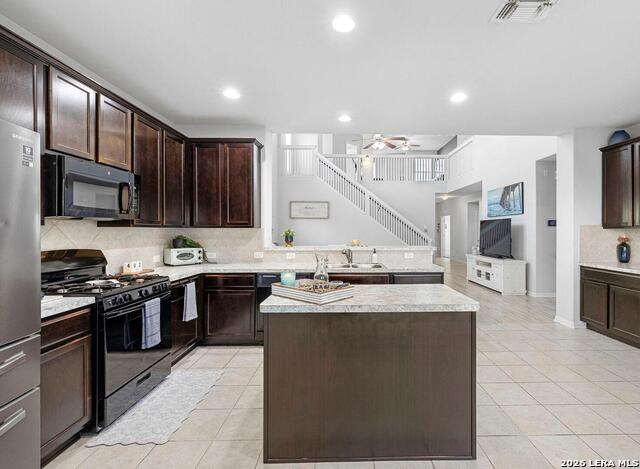 Image 13 of 38 For 8935 Holland Park