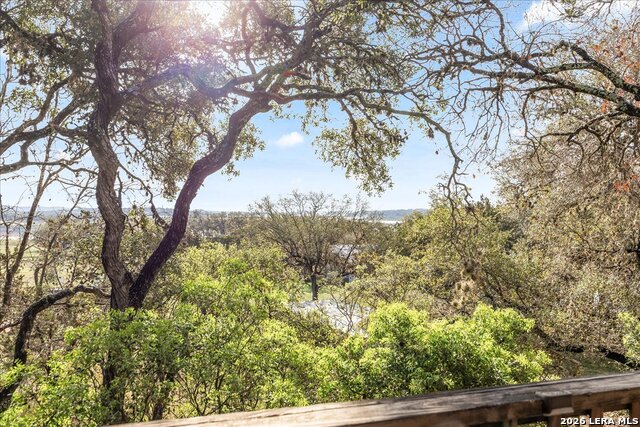 Image 18 of 36 For 2748 Lakeshore