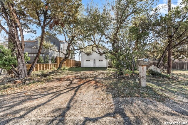 Image 4 of 36 For 2748 Lakeshore