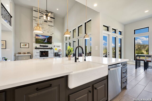 Image 12 of 48 For 1647 Bussola