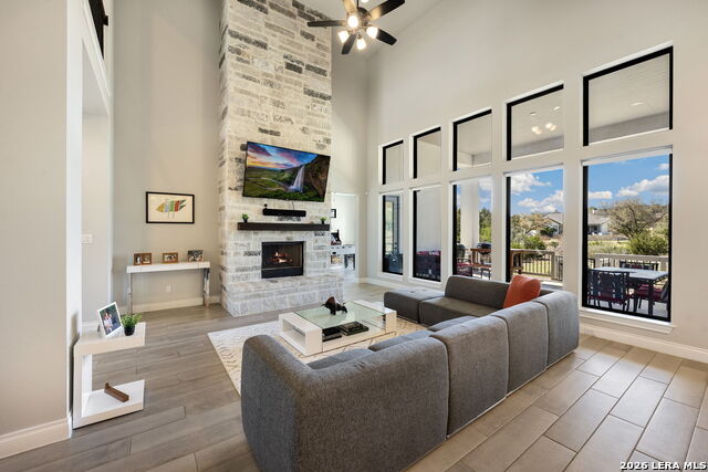 Image 15 of 48 For 1647 Bussola