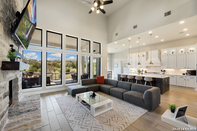 Image 17 of 48 For 1647 Bussola