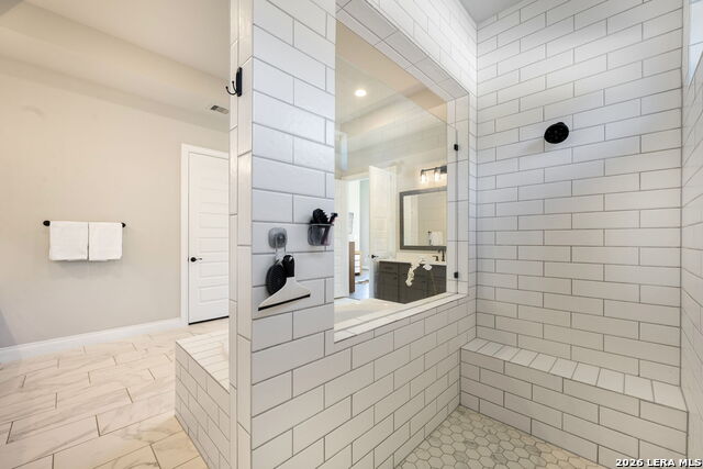 Image 20 of 48 For 1647 Bussola