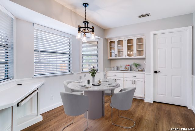 Image 12 of 38 For 2910 Bee Cave