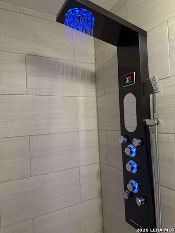 Image 23 of 38 For 2910 Bee Cave