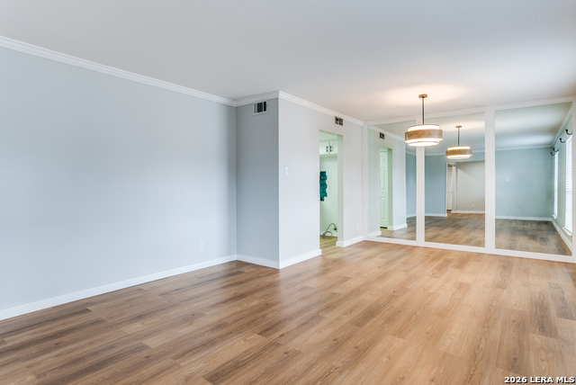 Image 5 of 38 For 2910 Bee Cave