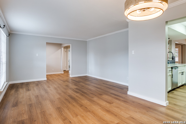 Image 7 of 38 For 2910 Bee Cave