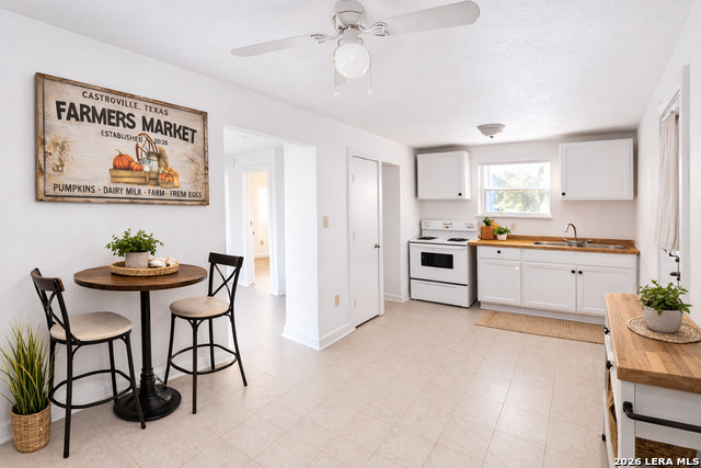 Image 7 of 9 For 913 Houston  