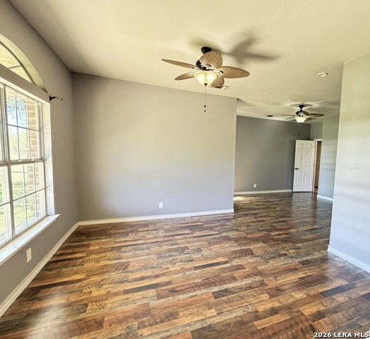 Image 4 of 59 For 10565 Briggs