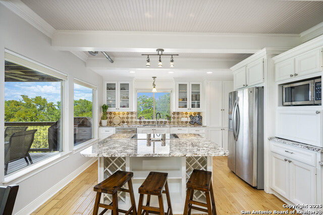 Image 28 of 68 For 361 Riviera Dr.