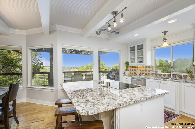 Image 29 of 68 For 361 Riviera Dr.