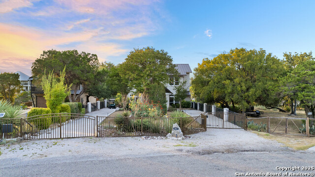 Image 4 of 68 For 361 Riviera Dr.